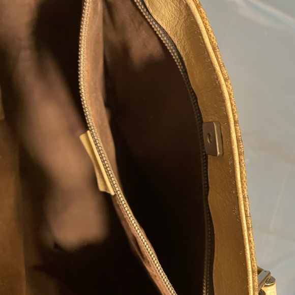 COPY - 🎉FLASH SALE🎉 Authentic Gucci tote bag - Picture 6 of 10